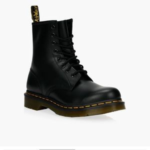 Dr Martens 1460 LACE UPS